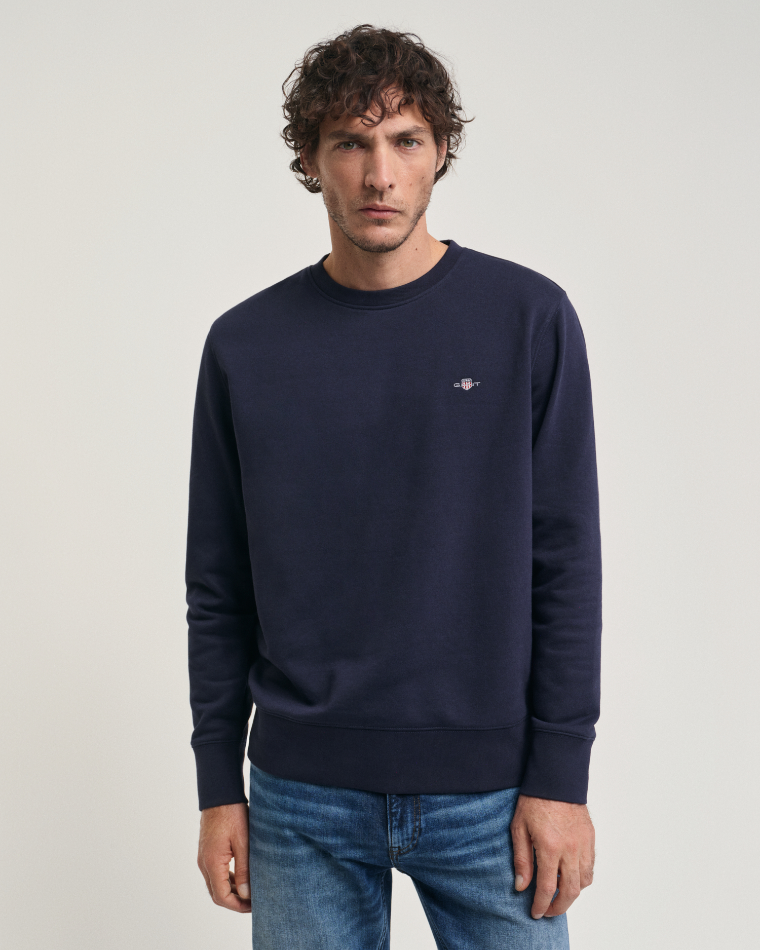 Seasonal Essential Embroidered Archive Shield Crew Neck Sweatshirt - GANT