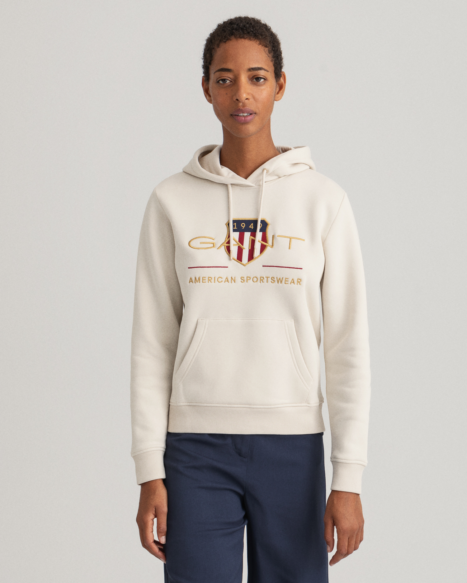 

GANT Women Archive Shield Hoodie (XS) Beige