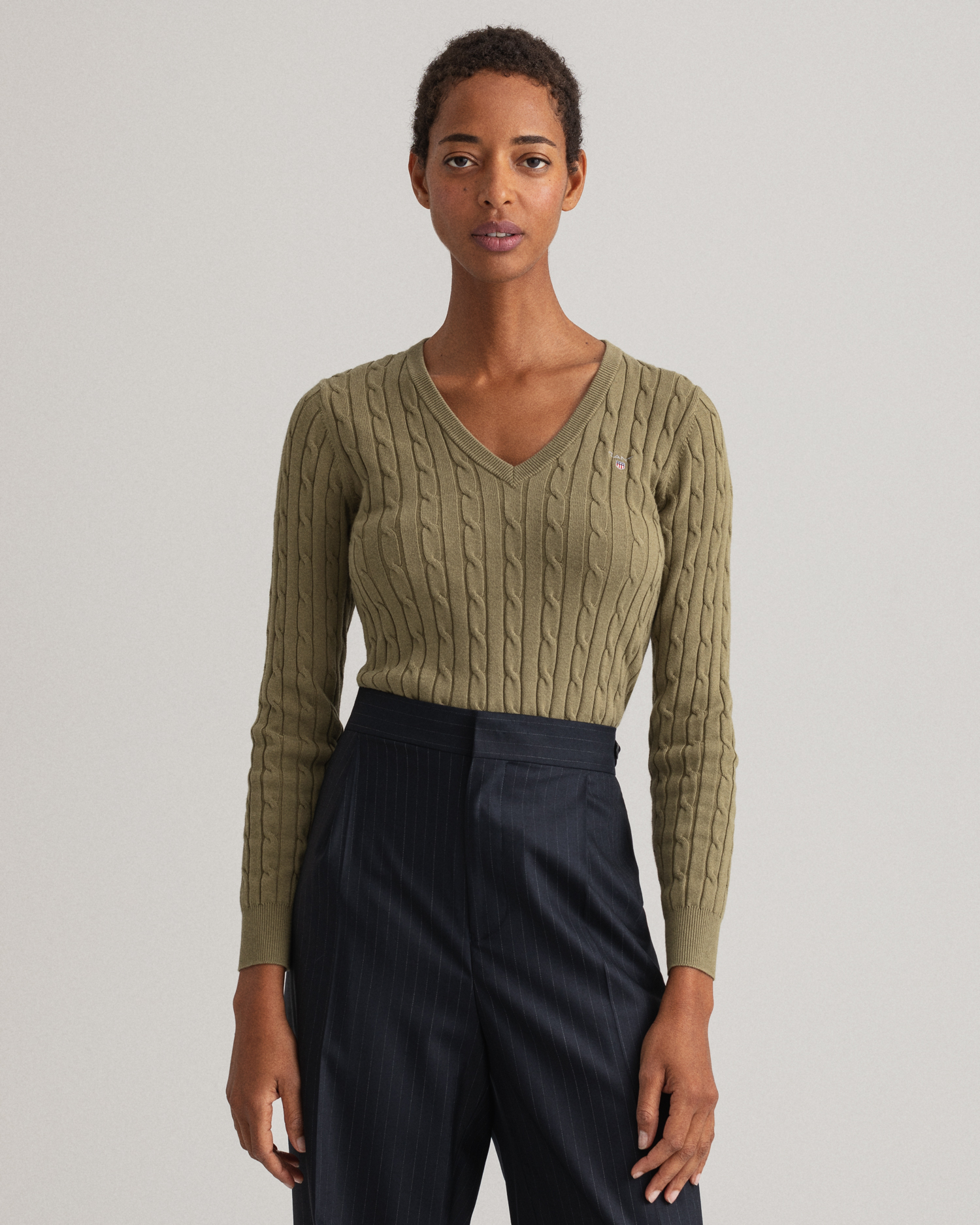 

GANT Women Stretch Cotton Cable V-Neck Sweater (M)