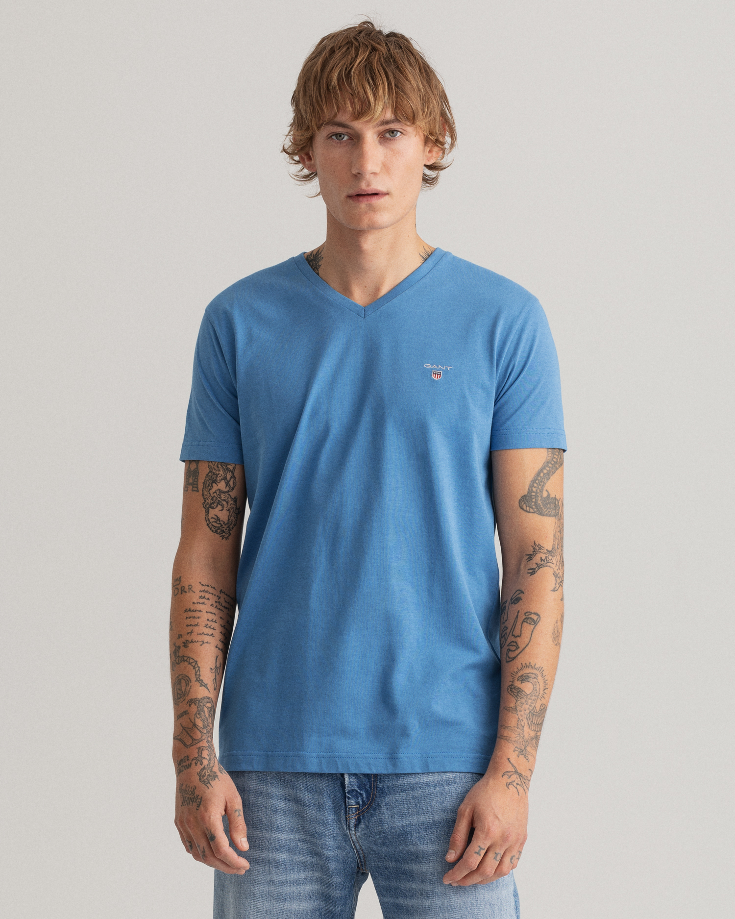 

GANT Men Original Slim Fit V-Neck T-Shirt (S)