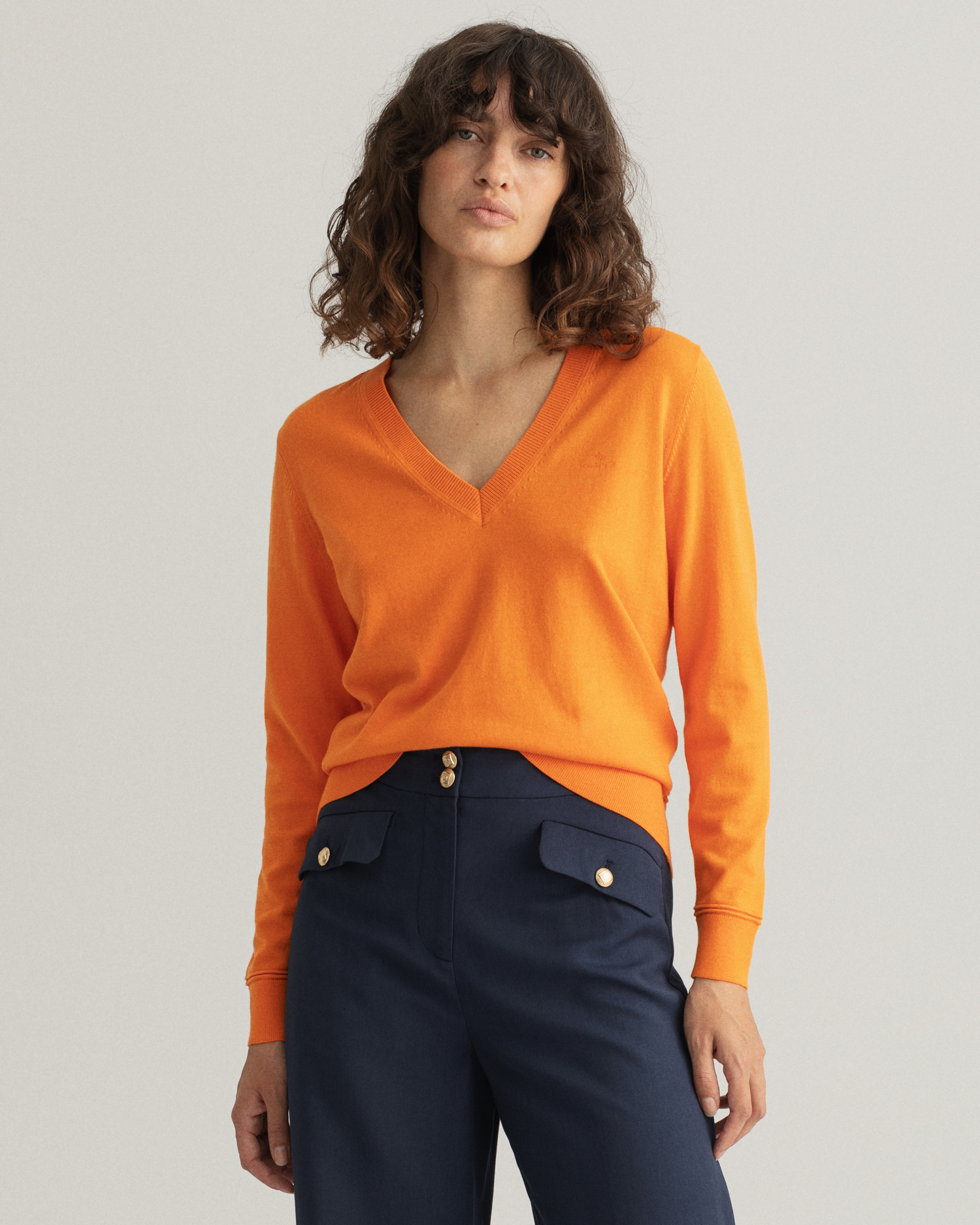 

GANT Women Light Cotton V-Neck Sweater (M) Orange