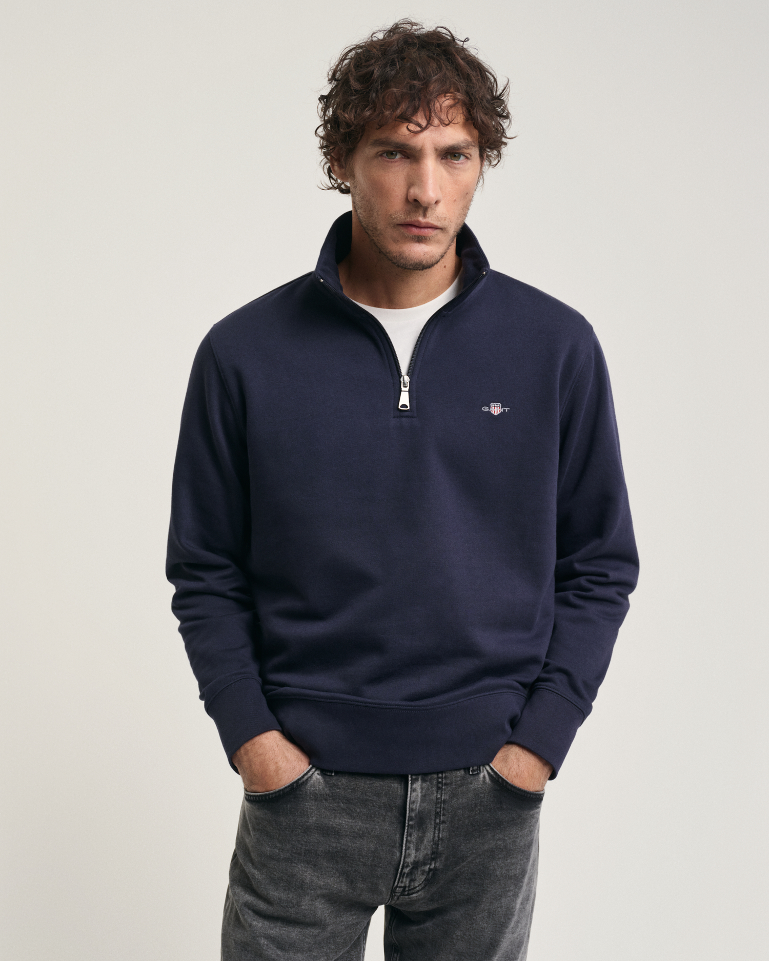 Seasonal Essential Embroidered Archive Shield Half-Zip Sweatshirt - GANT