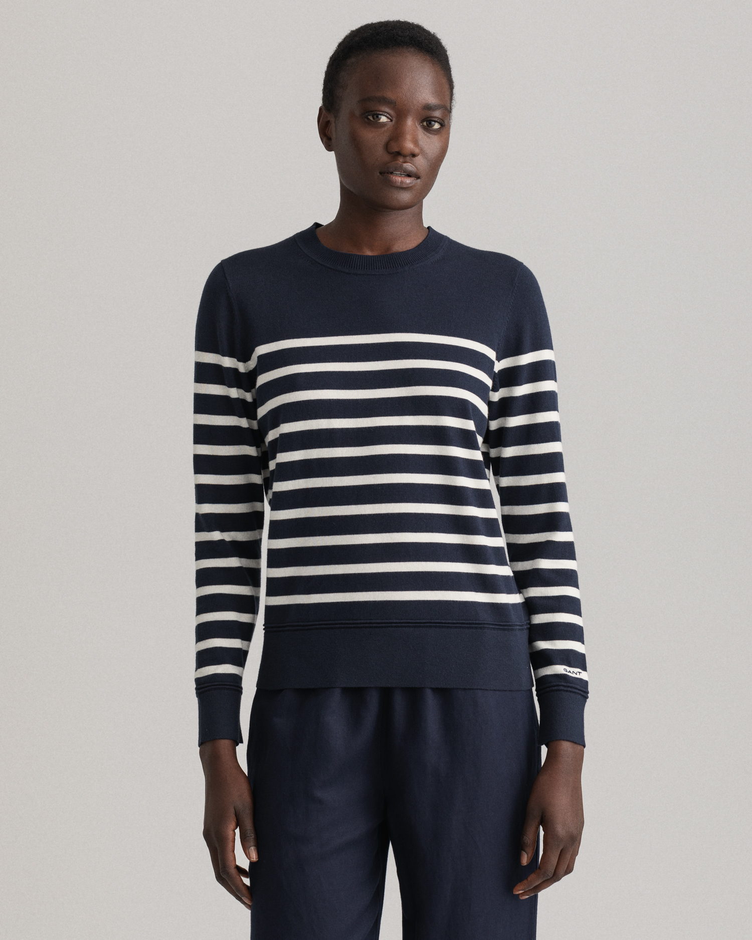 

GANT Women Light Cotton Breton Crew Neck Sweater (S) Blue